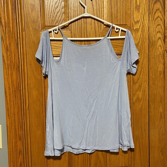 Like new Garage t-shirt with drop shoulder sleeves. - Picture 2 of 4